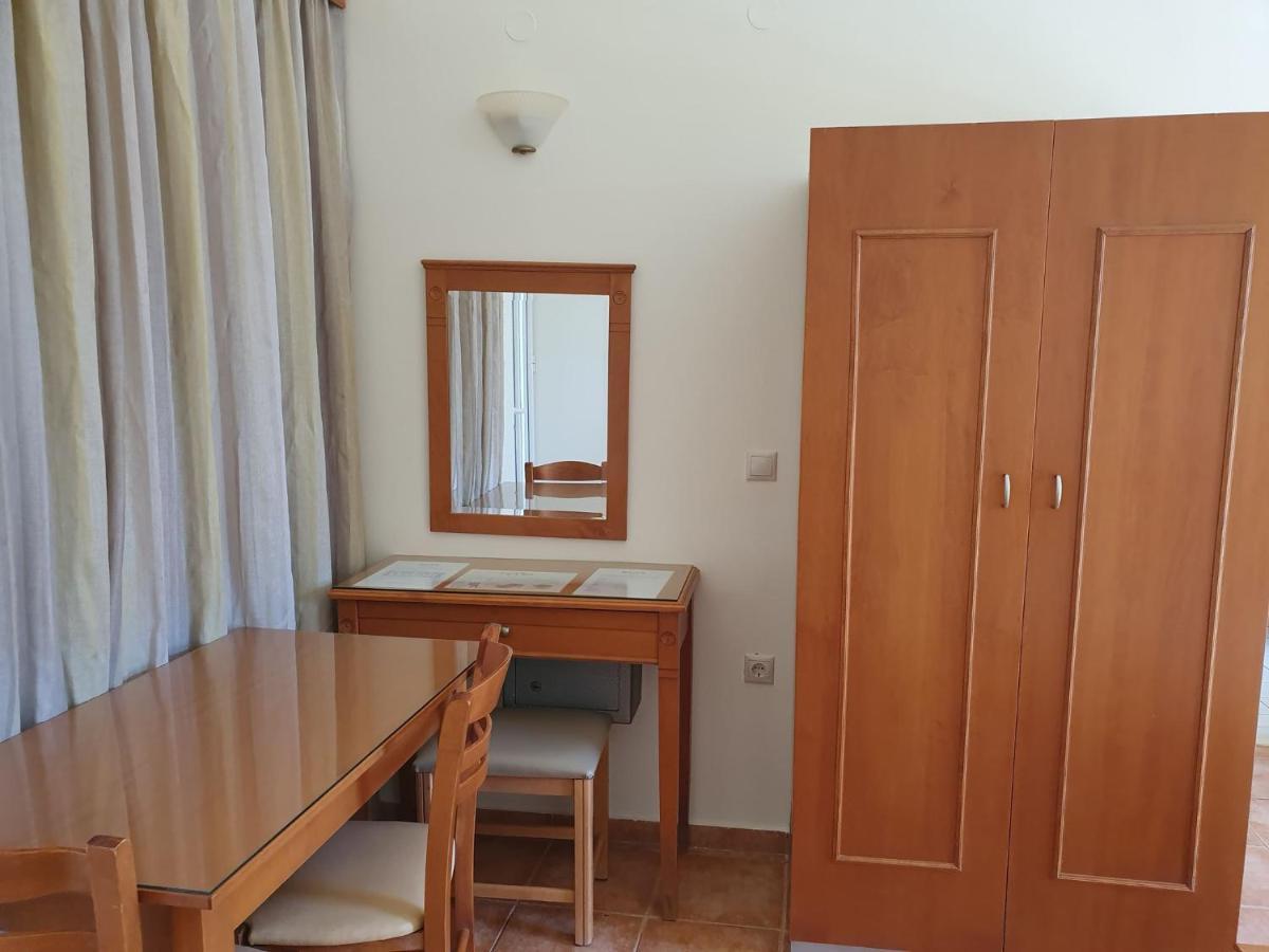 Sofia Studios & Apts Agia Marina (Crete) Bagian luar foto