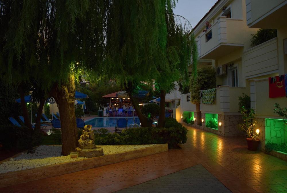 Sofia Studios & Apts Agia Marina (Crete) Bagian luar foto